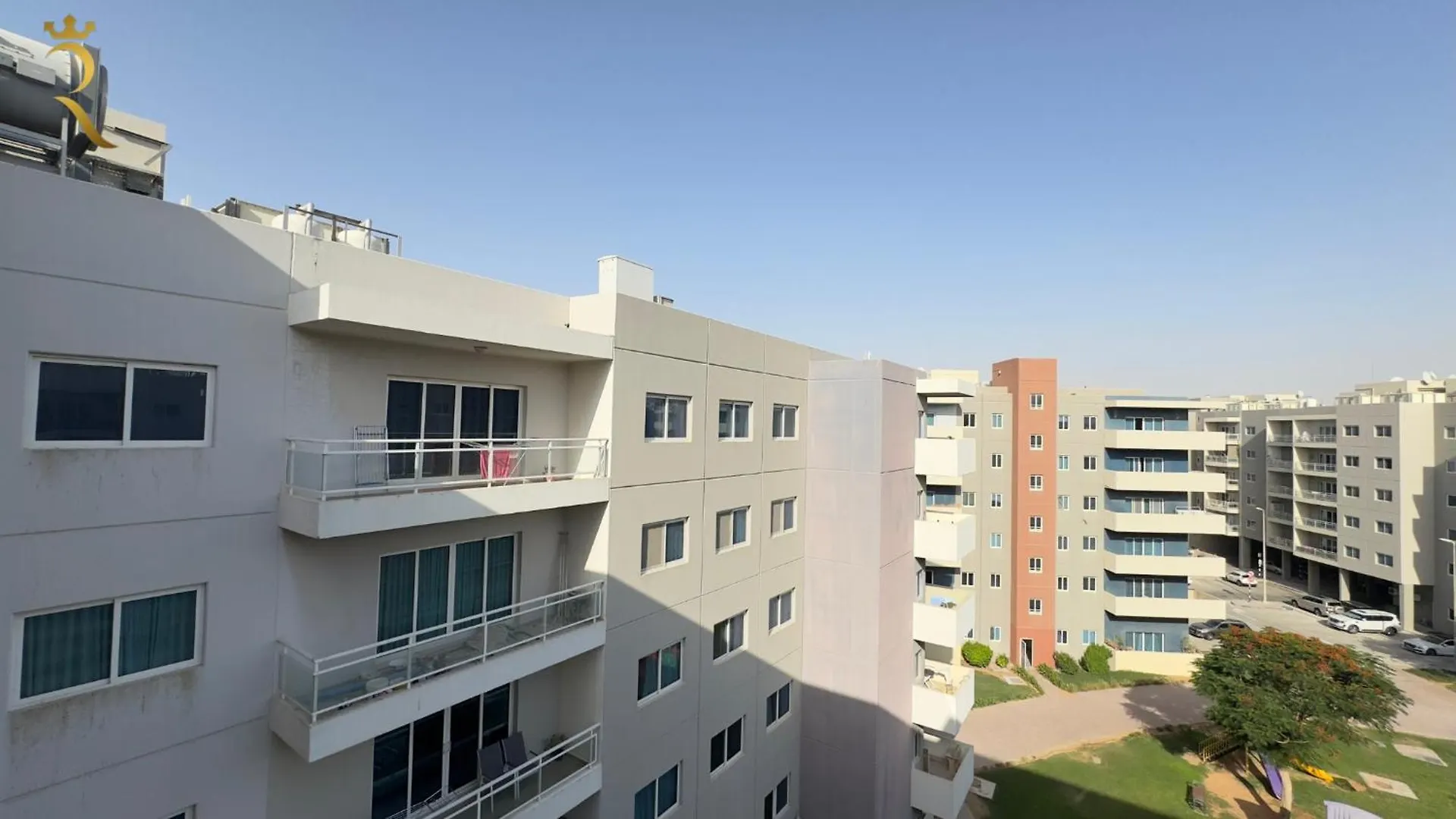 Lägenhet Al Reef Cozy 1Br With Pool And Serene Vibes Abu Dhabi
